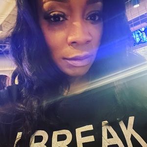 Meet your Posher, Lamona